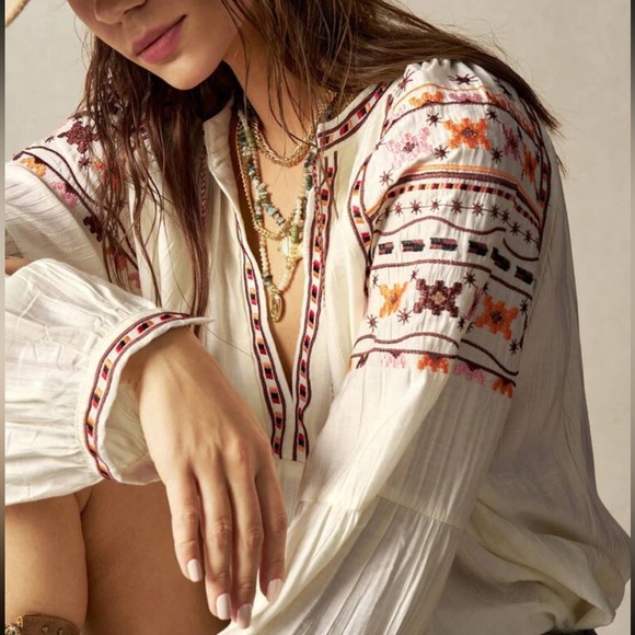 Boho floral embroidered western blouse - Picture 5 of 8
